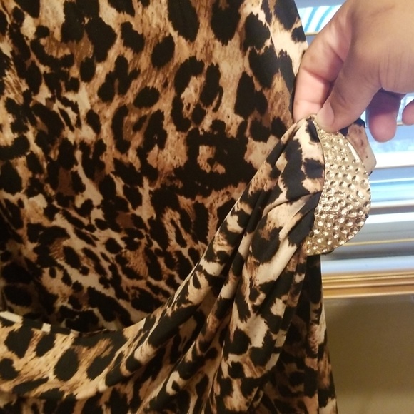 NWOT Beautiful Leopard Side Buckle Dress - Picture 4 of 6